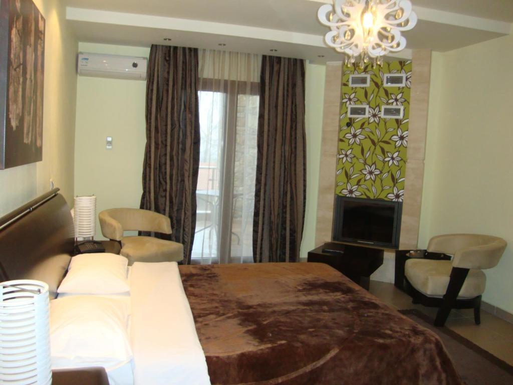Nymfes Hotel Káto Loutrákion Екстериор снимка