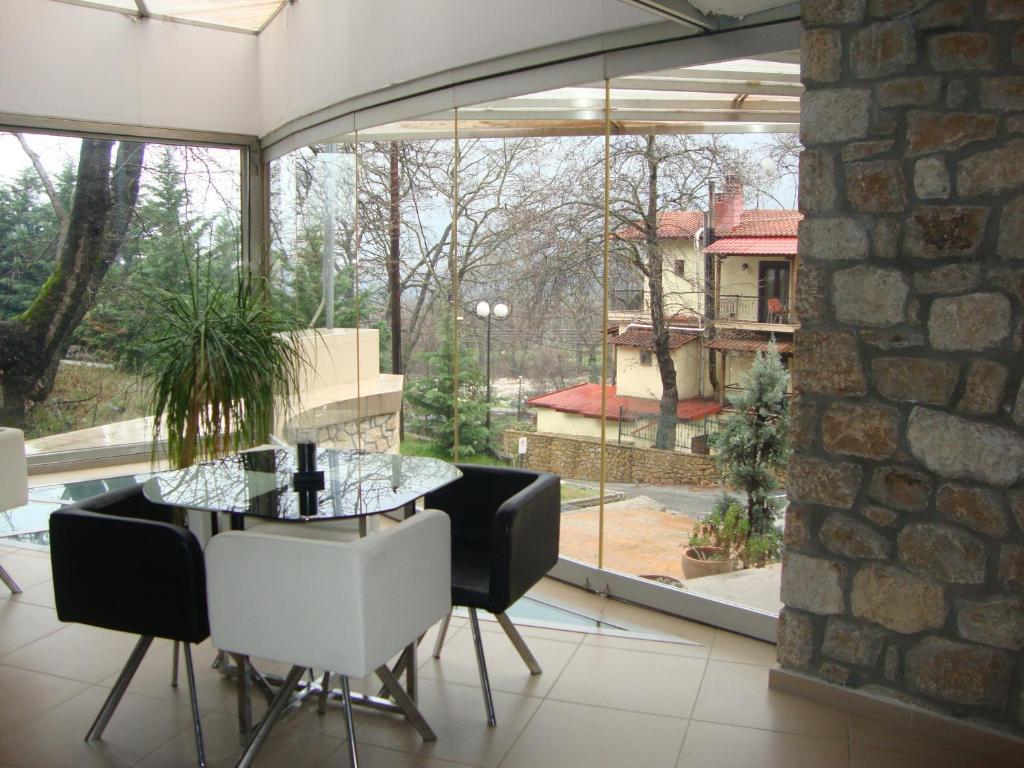 Nymfes Hotel Káto Loutrákion Екстериор снимка