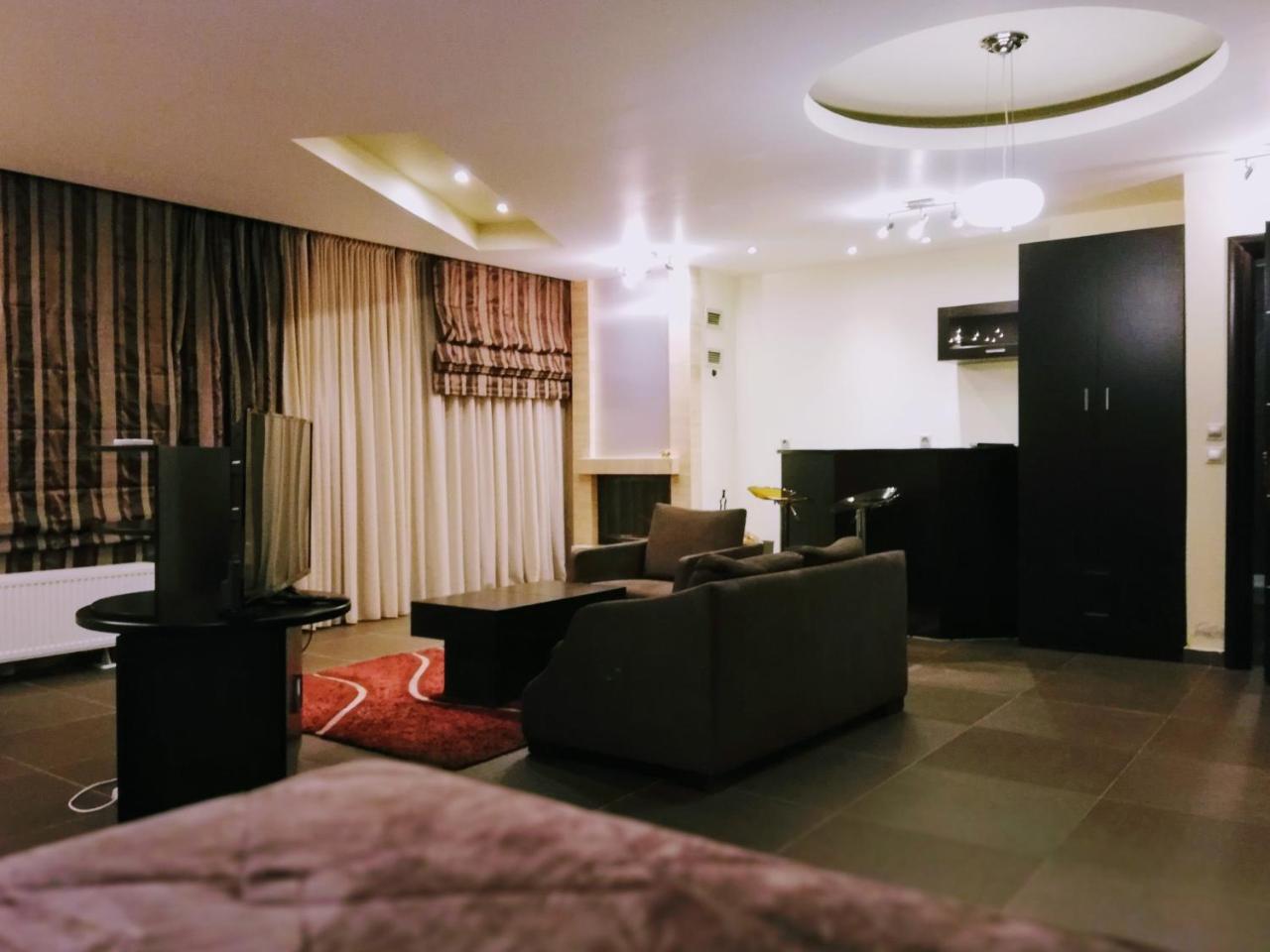 Nymfes Hotel Káto Loutrákion Екстериор снимка